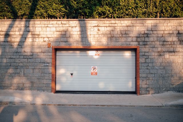 What to Do When Your Garage Door Cable Snaps?